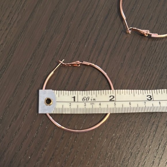 2 pairs of 50 mm earrings. 1 gold and 1 rose gold - Picture 2 of 4